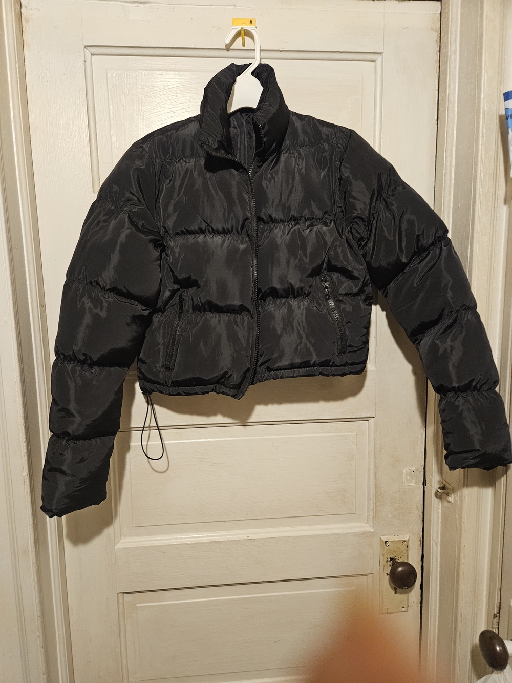 Cropped Puffer Jacket in Black